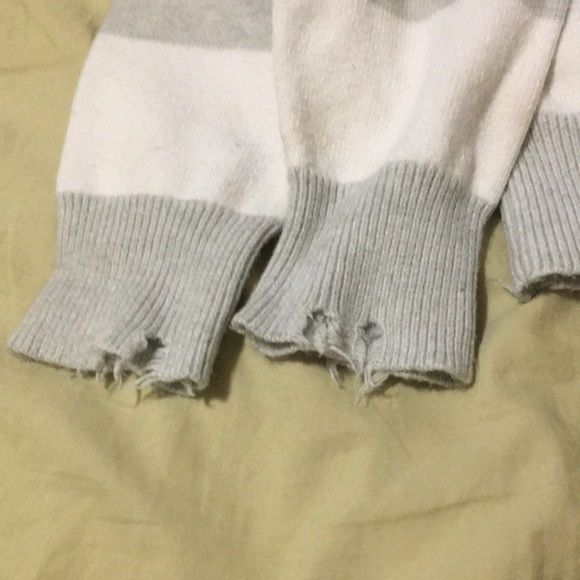 distressed striped grey sweater - Picture 3 of 5
